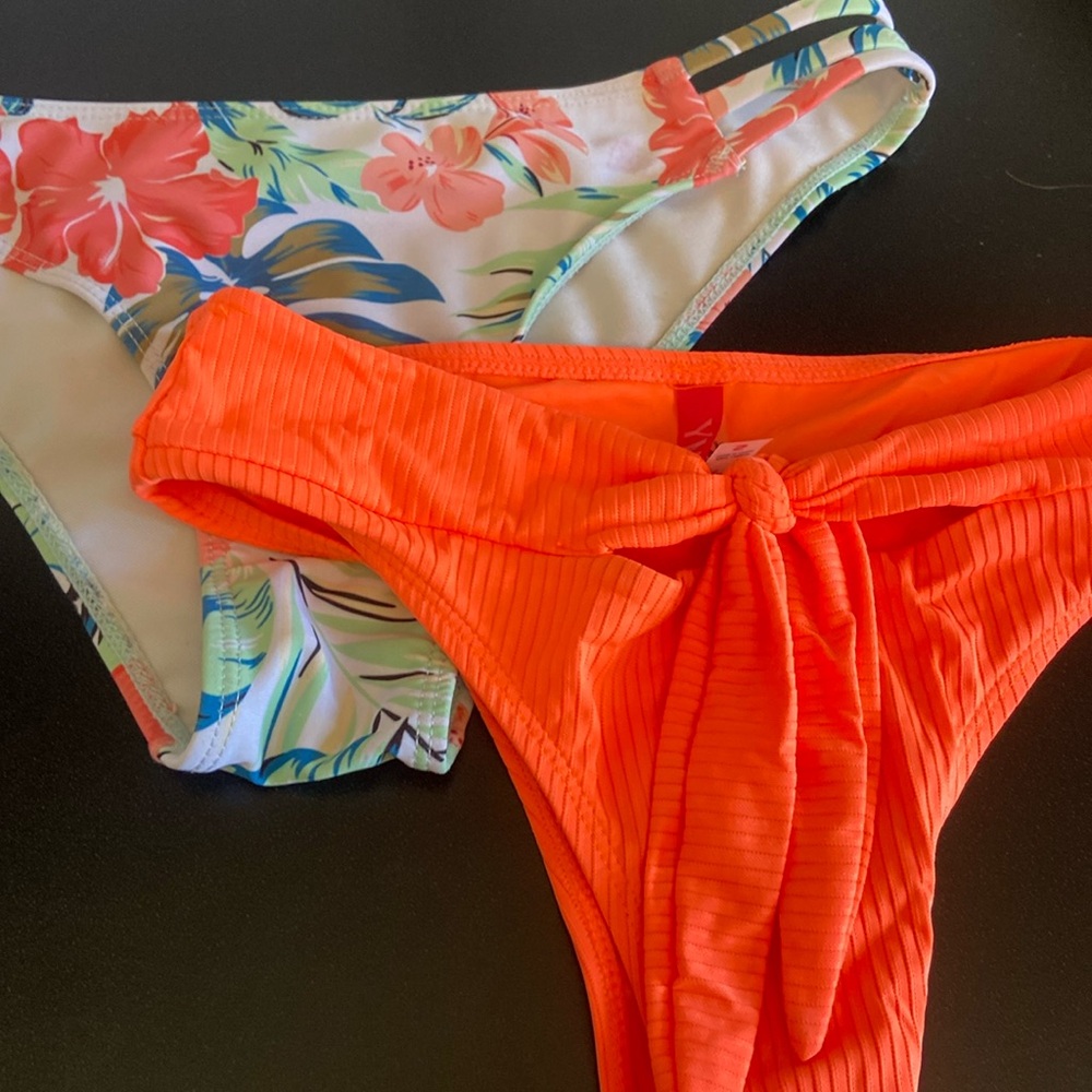 Size small swim bottoms